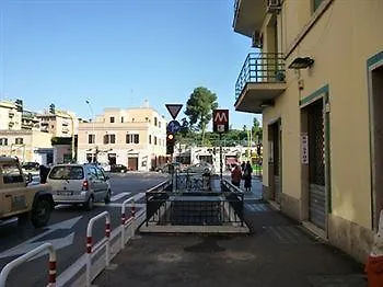 B&B Domus Dei Consoli Rome