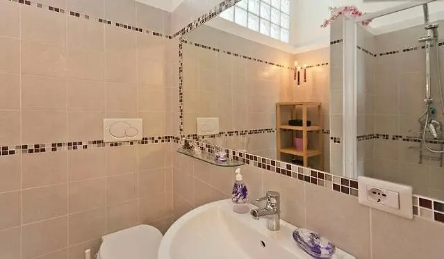 Bed & Breakfast B&B Domus Dei Consoli Rome Italy